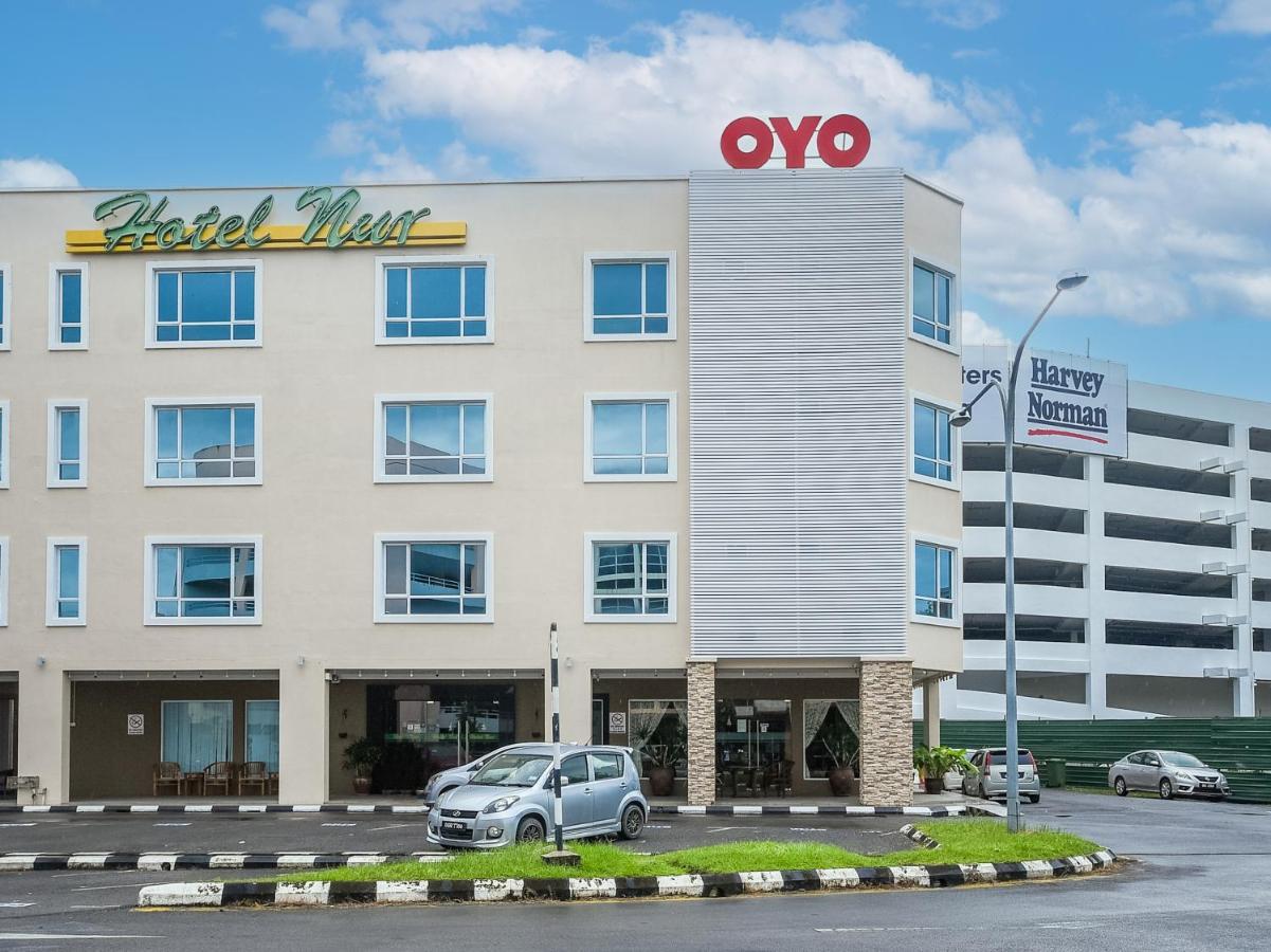 โอโย 985 โฮเต็ล นูร์ Hotel มีรี ภายนอก รูปภาพ