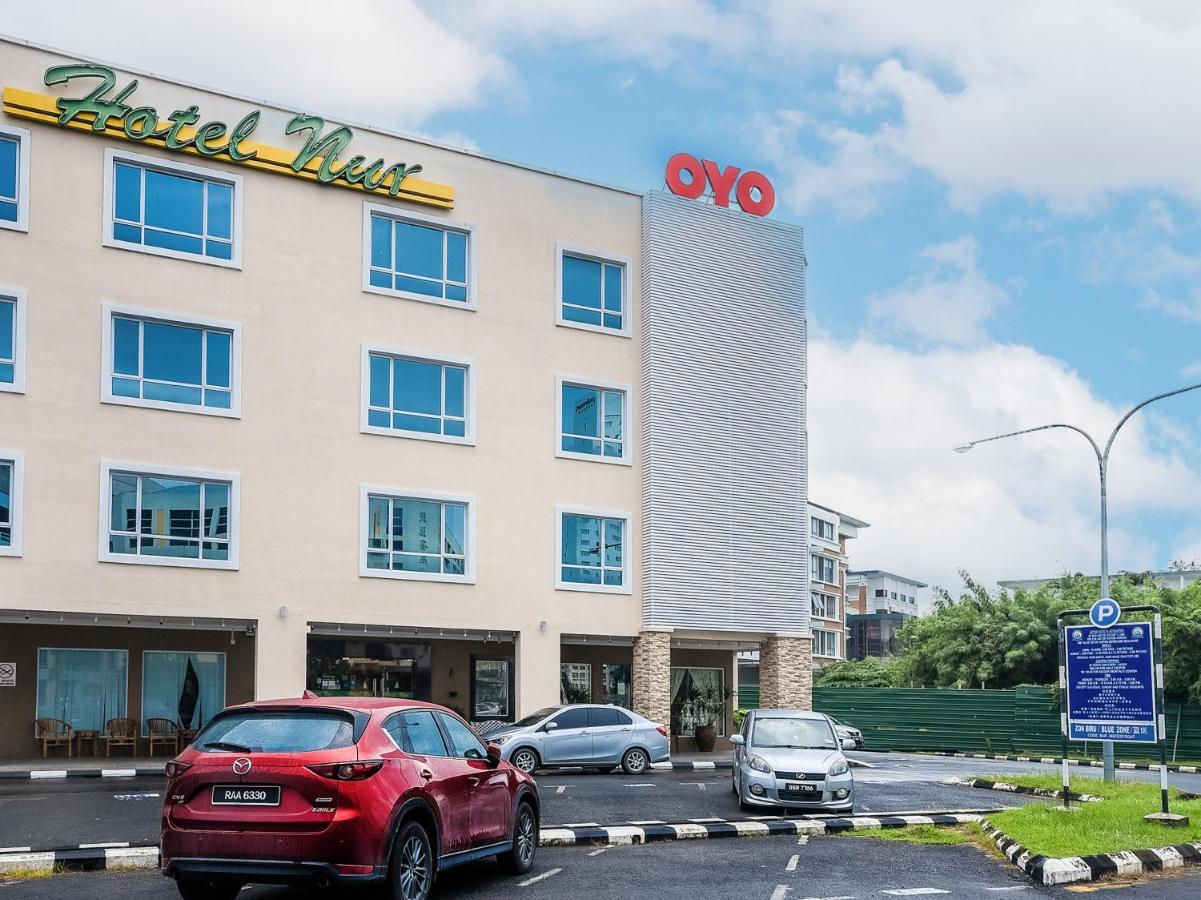 โอโย 985 โฮเต็ล นูร์ Hotel มีรี ภายนอก รูปภาพ