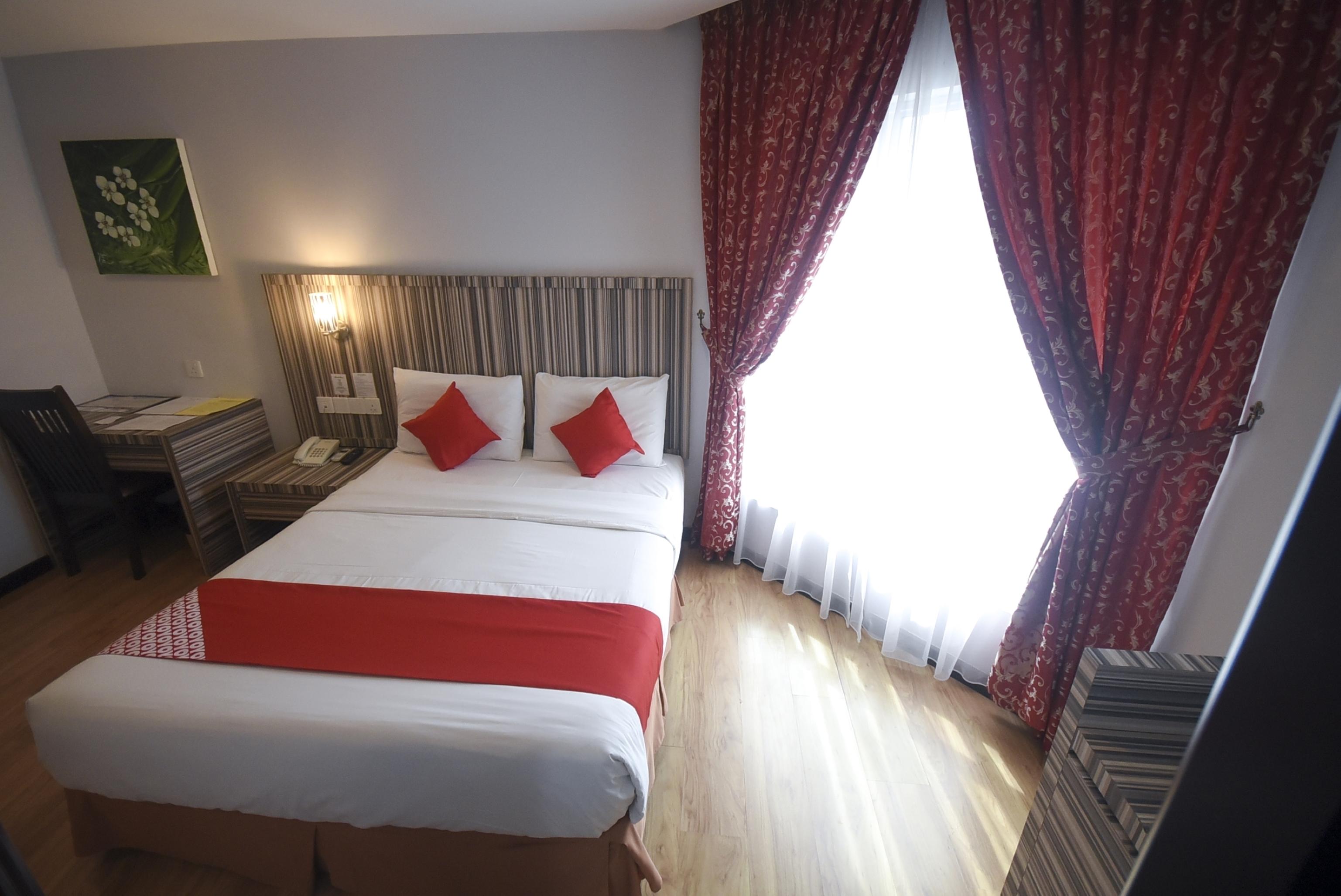 โอโย 985 โฮเต็ล นูร์ Hotel มีรี ภายนอก รูปภาพ