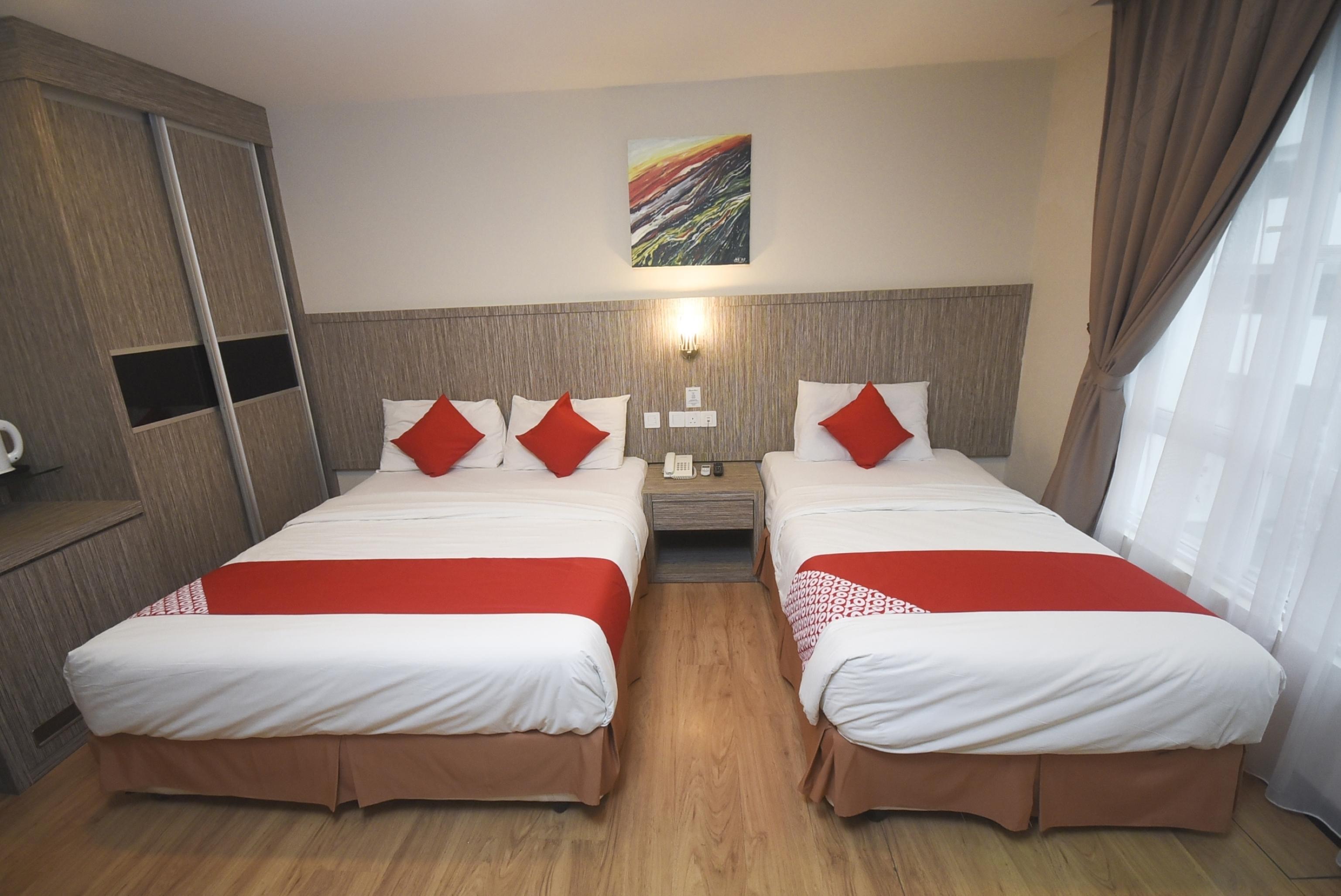 โอโย 985 โฮเต็ล นูร์ Hotel มีรี ภายนอก รูปภาพ