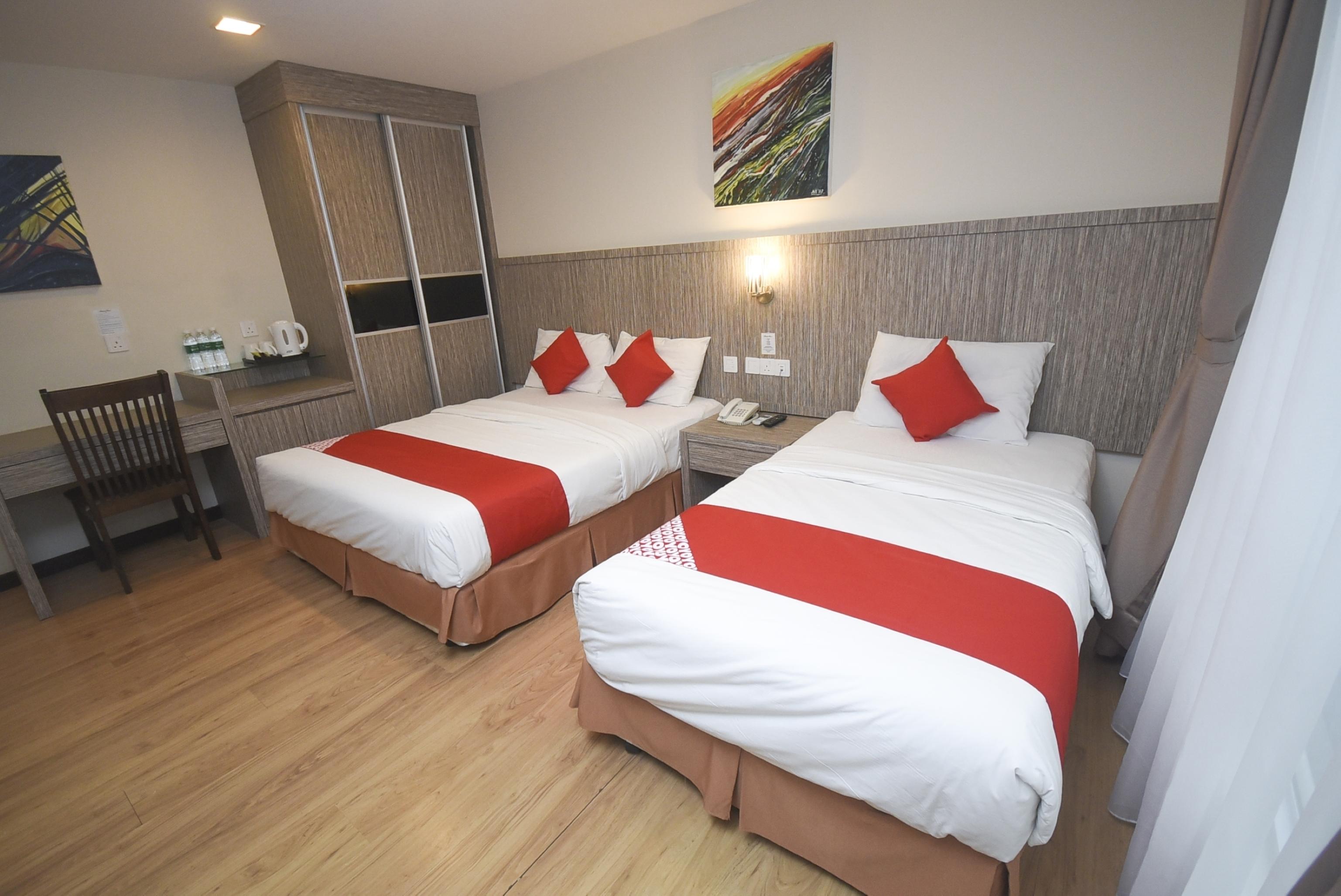 โอโย 985 โฮเต็ล นูร์ Hotel มีรี ภายนอก รูปภาพ