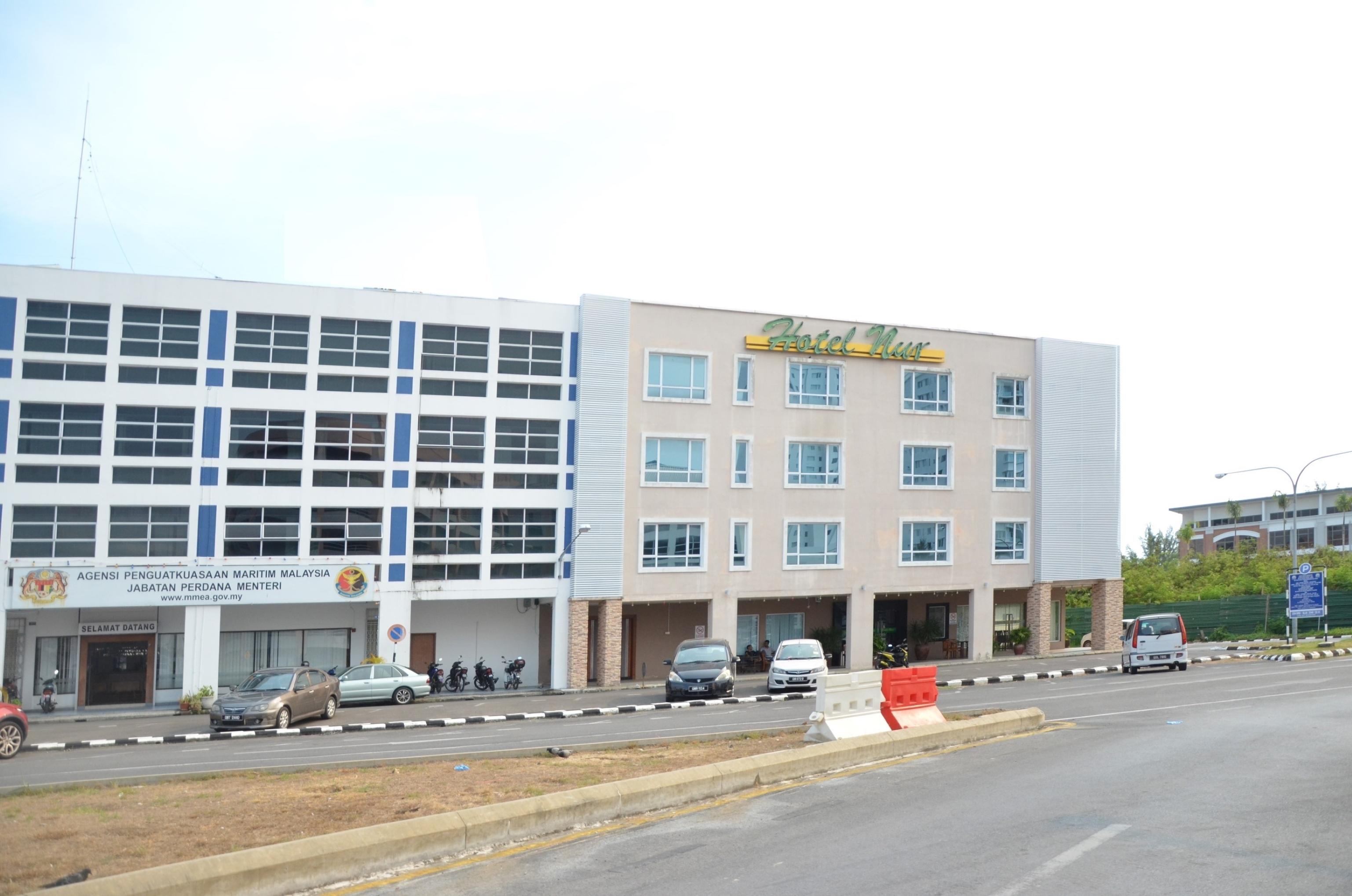 โอโย 985 โฮเต็ล นูร์ Hotel มีรี ภายนอก รูปภาพ