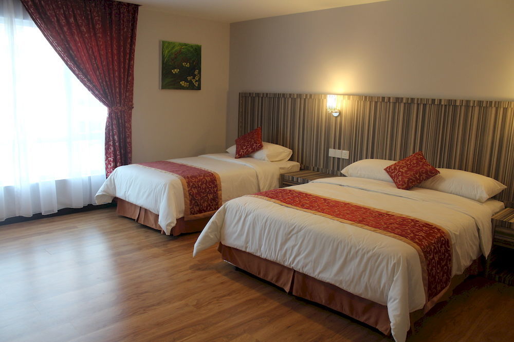 โอโย 985 โฮเต็ล นูร์ Hotel มีรี ภายนอก รูปภาพ