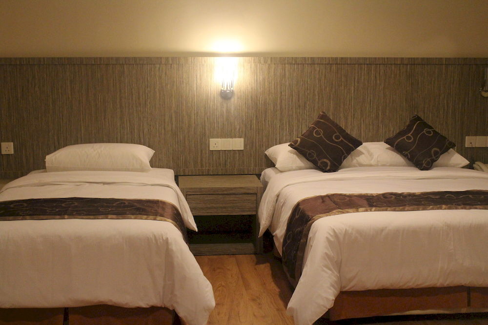 โอโย 985 โฮเต็ล นูร์ Hotel มีรี ภายนอก รูปภาพ