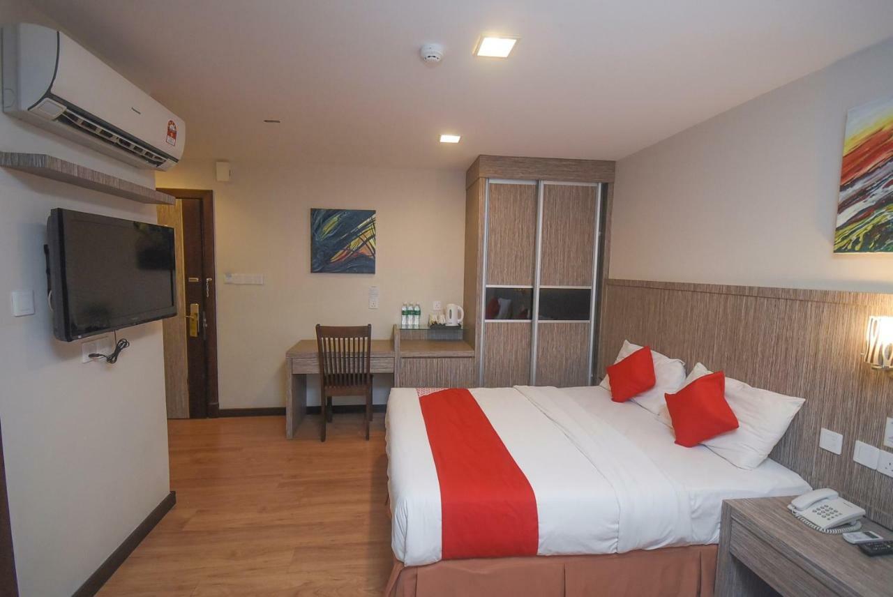 โอโย 985 โฮเต็ล นูร์ Hotel มีรี ภายนอก รูปภาพ