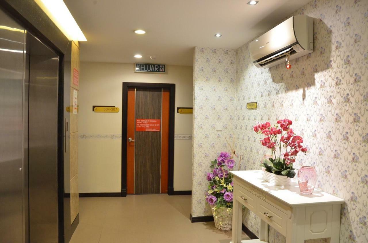 โอโย 985 โฮเต็ล นูร์ Hotel มีรี ภายนอก รูปภาพ